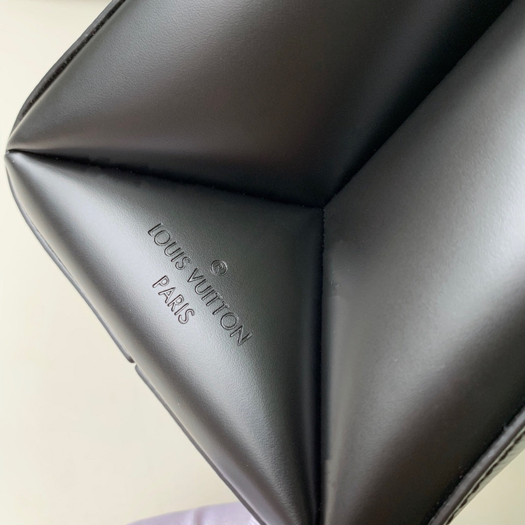 Louis Vuitton Epi Grenelle PM Handbag M53695 Black 26 x 20 x 12cm