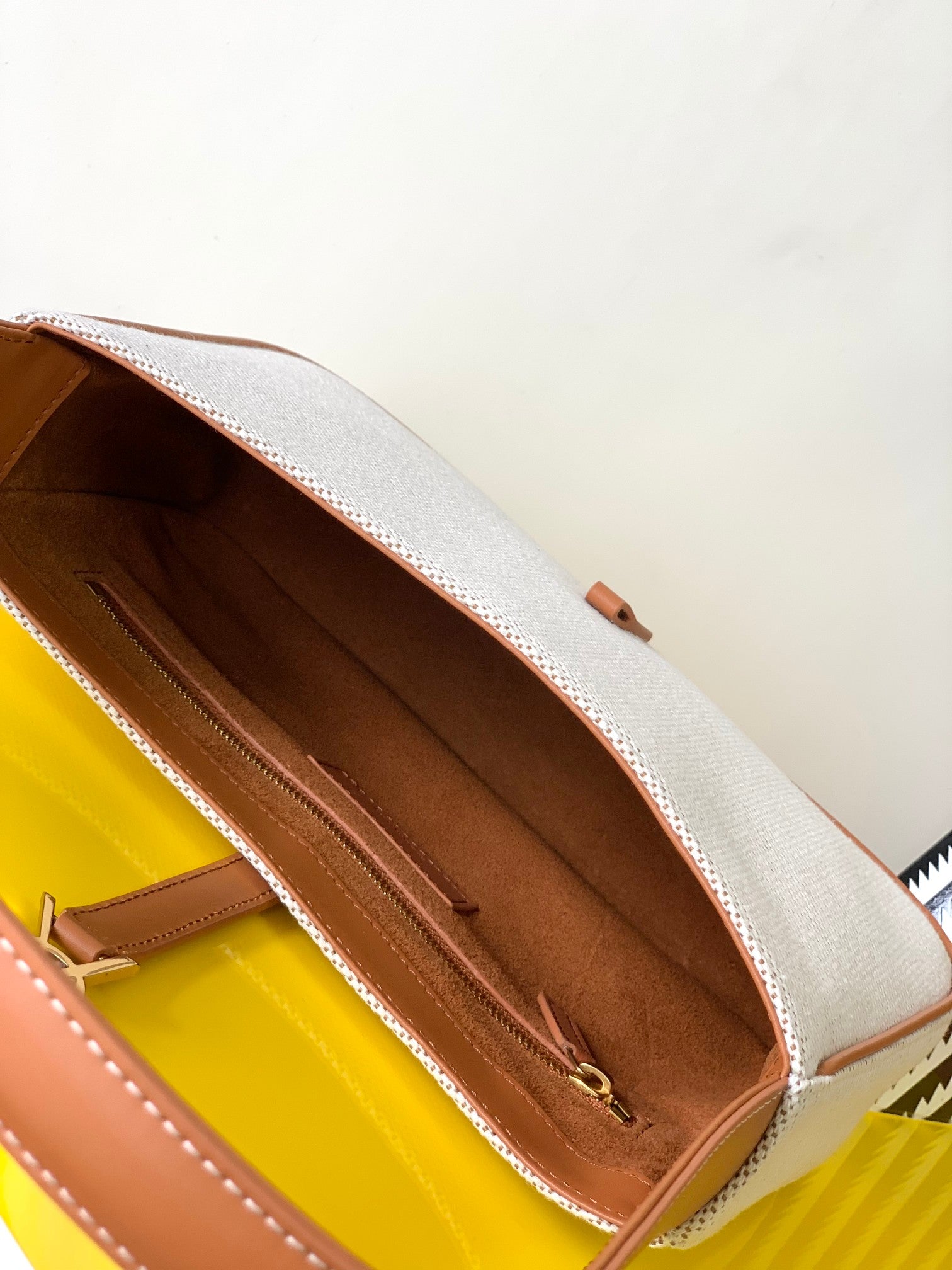 YSL LE 5 ¨¤ 7 in canvas and leather - 23 X 16 X 6.5 CM