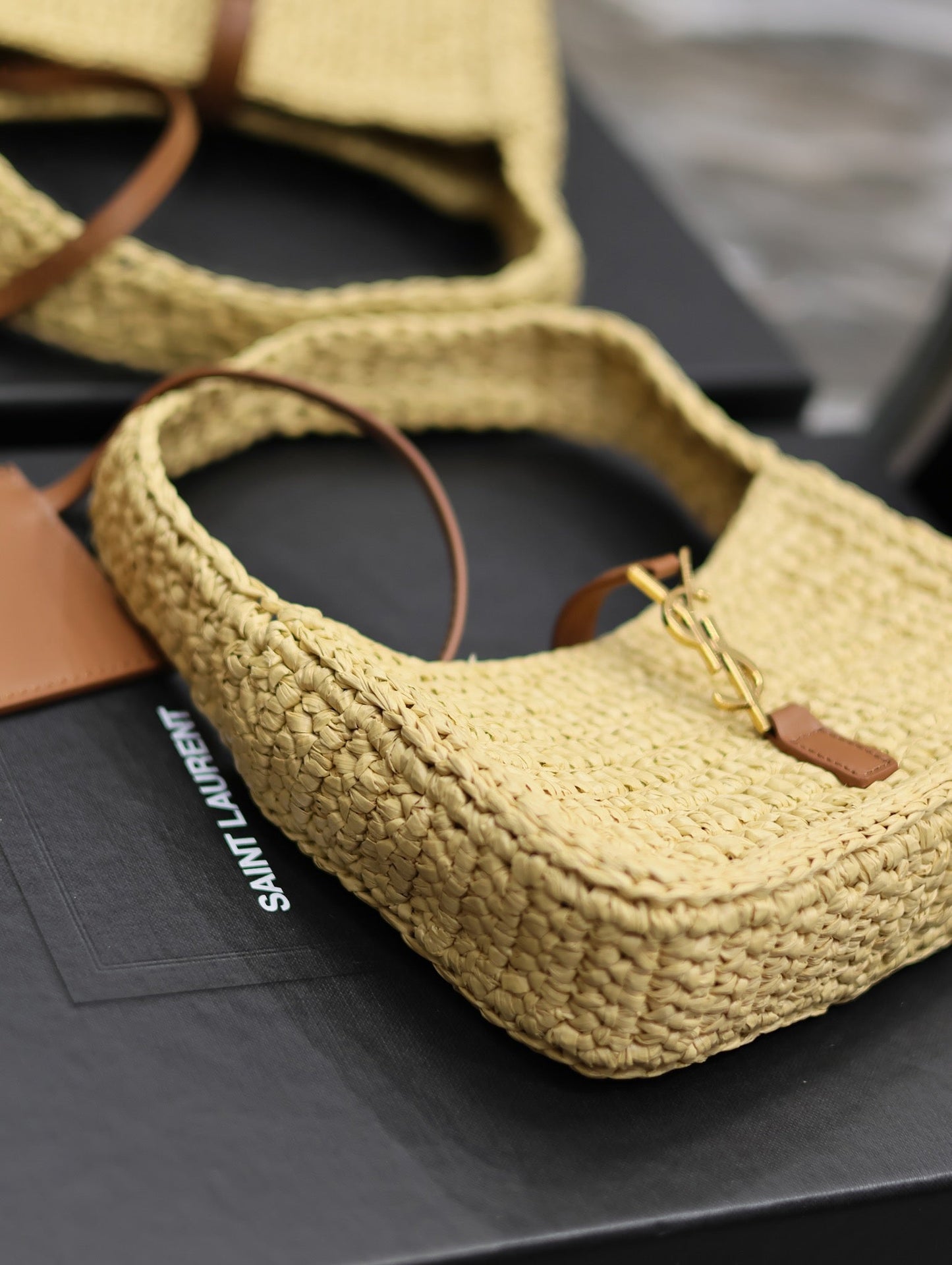 YSL Le 5 ¨¤ 7 Mini In Raffia Beige - 19 X 11.5 X 4.5 CM