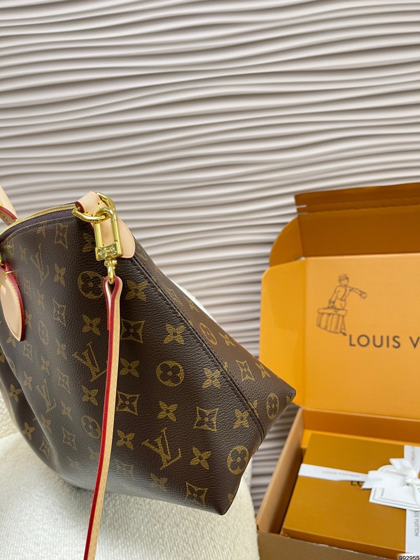 Louis Vuitton 21st Century Monogram Boetie PM satchel 32 x 13 x 29 cm