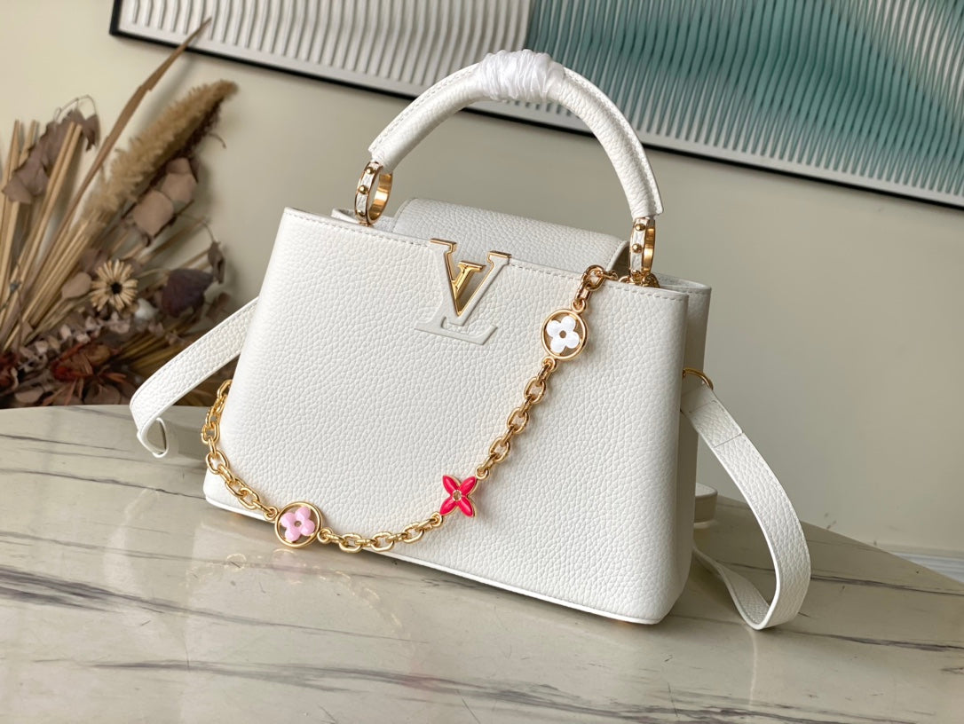 LV Capucines BB White size 27 x 18 x 9 cm