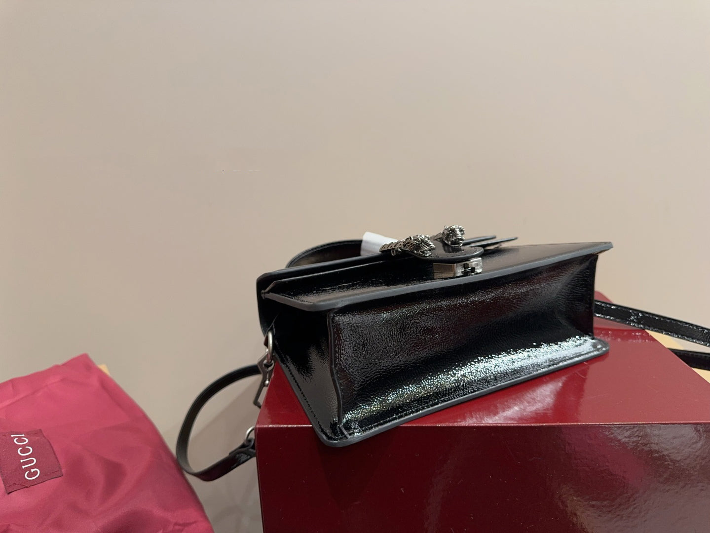 Gucci Glossy Black Handbag Crossbody 24x17cm