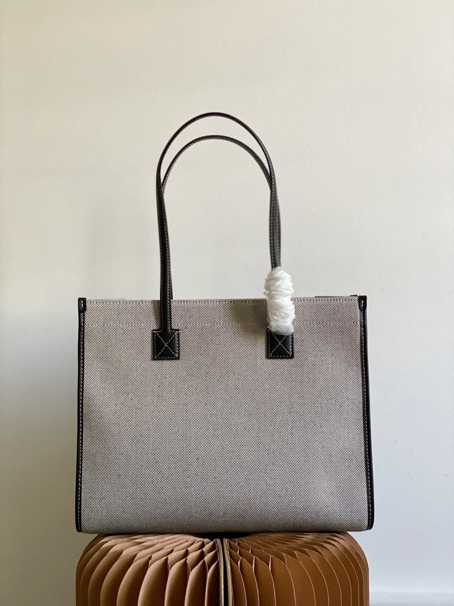 Burberry Black Freya Tote Bag 33x12.5x26cm