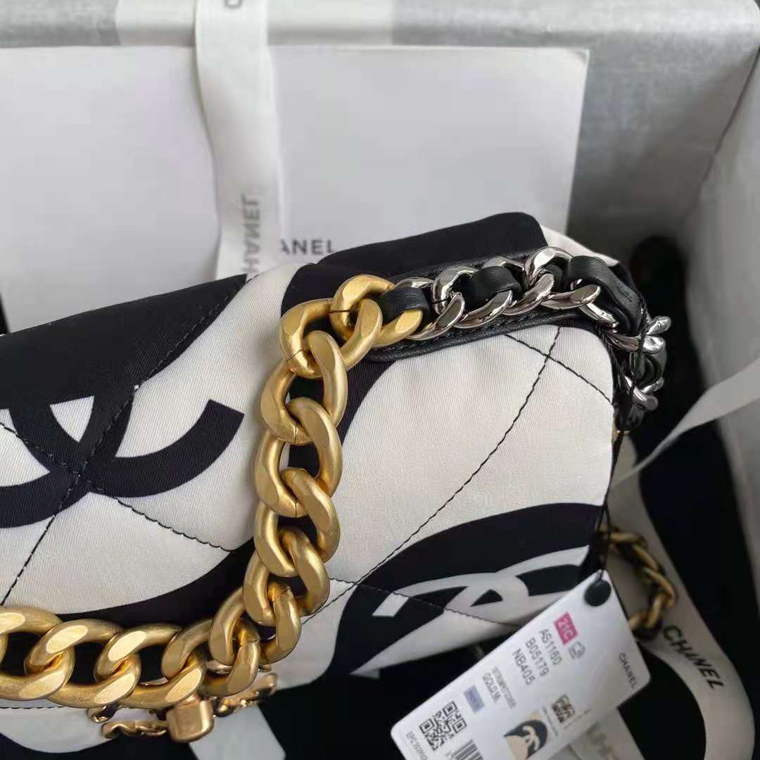Chanel 19 Bag 26cm 01