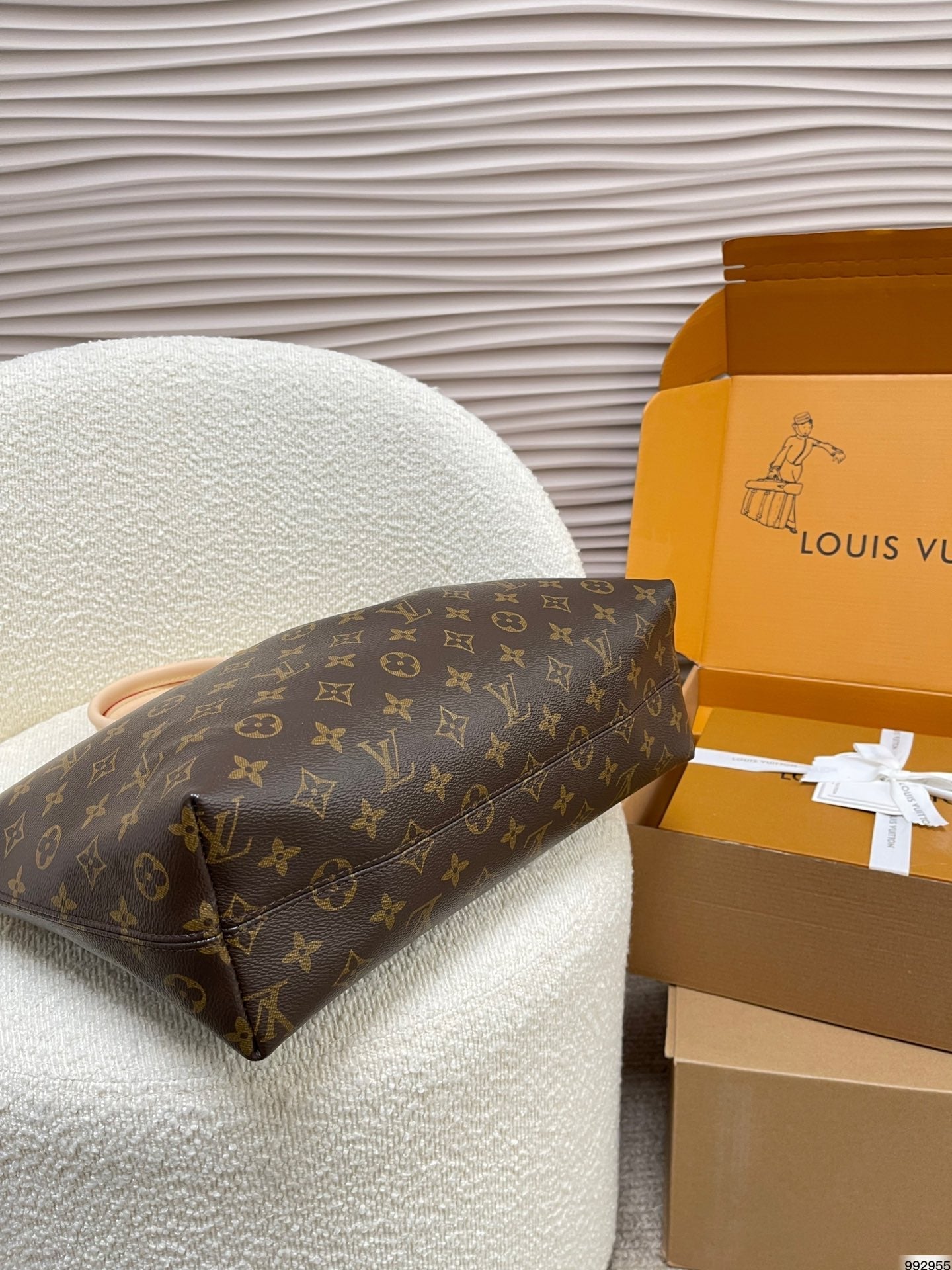 Louis Vuitton 21st Century Monogram Boetie PM satchel 32 x 13 x 29 cm