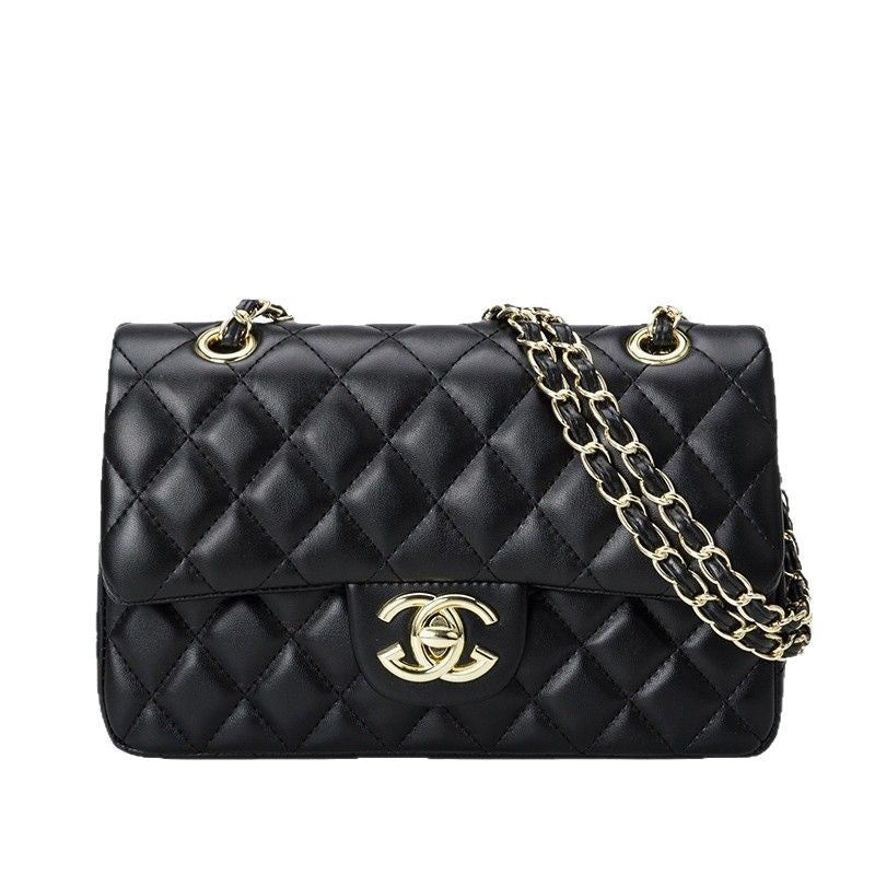 Chanel ℂ𝔽 𝗖𝗹𝗮𝘀𝘀𝗶𝗰 𝗙𝗹𝗮𝗽 in Black Lambskin