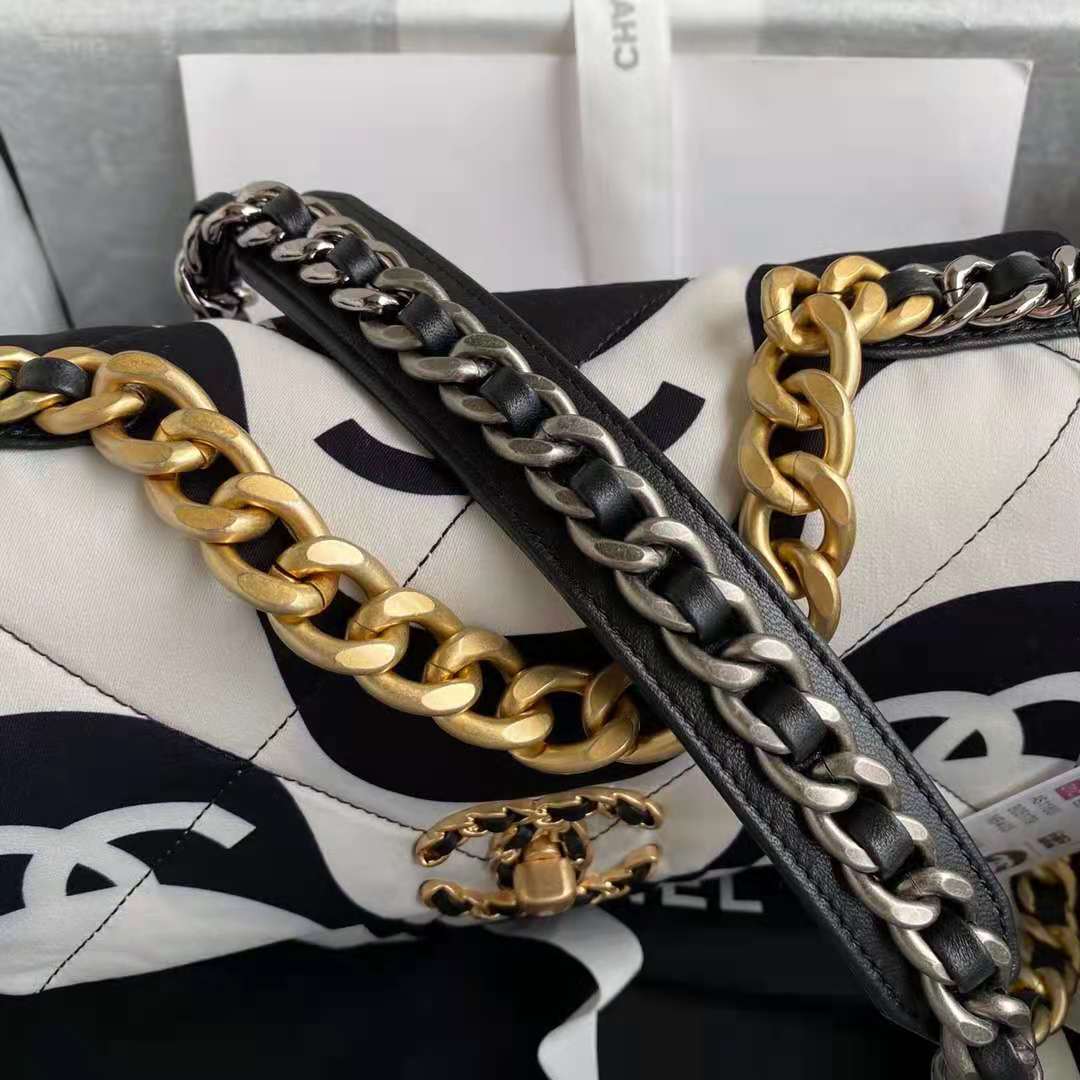 Chanel 19 Bag 26cm 01